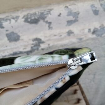 Beauty case Velluto Giungla con cerniera decorativa e taschina interna