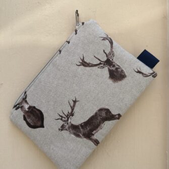 Set coordinato Pochette, Tote Bag e Beauty Case Cervi Brown