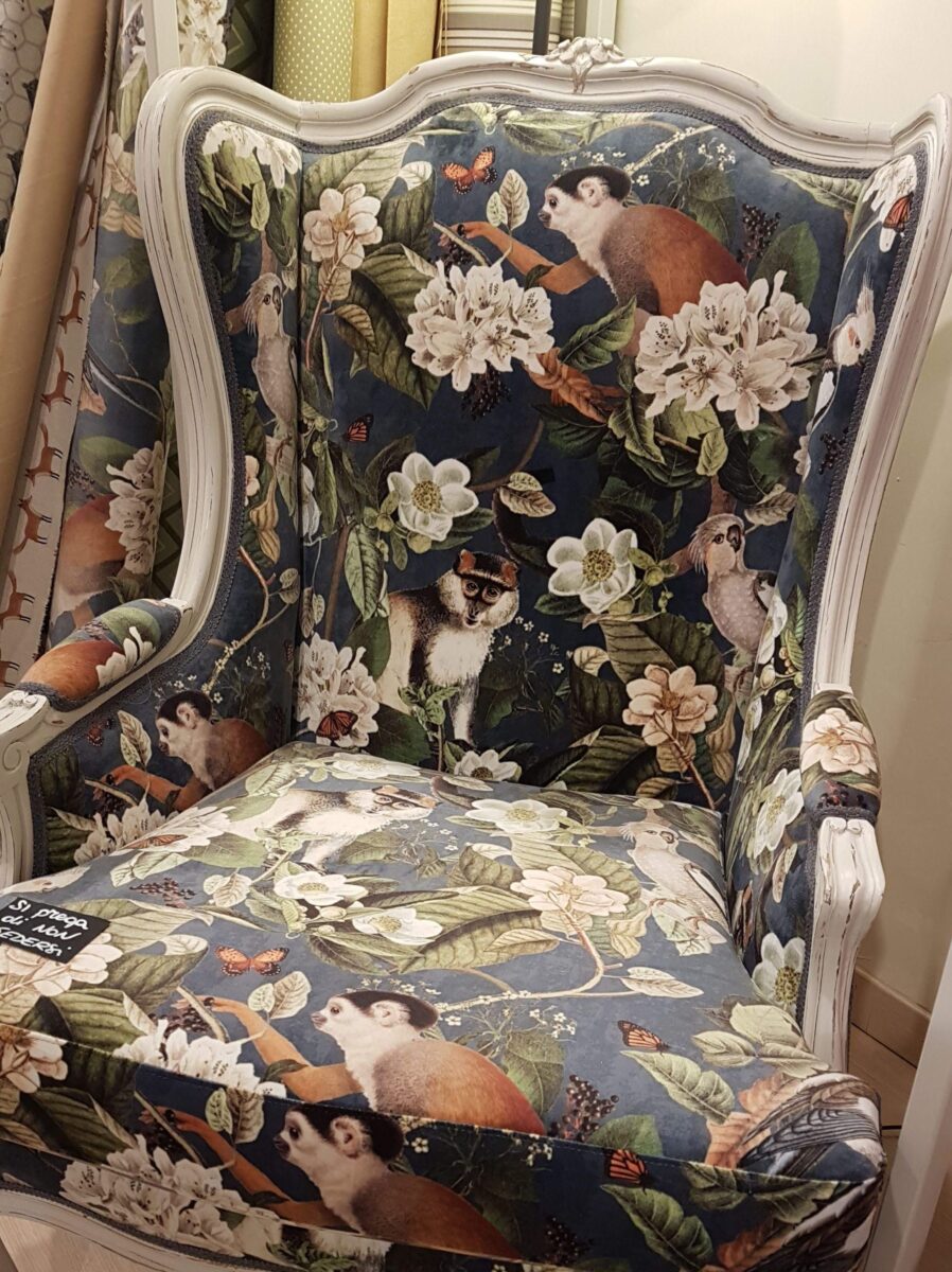 BERGERE CHIPPENDALE velluto (2).jpg Bergère stile Chippendale rifoderata in velluto Giungla