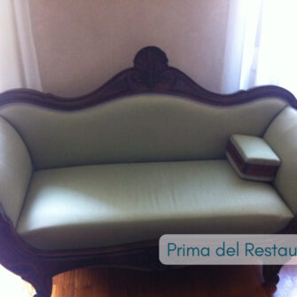 Divano in Legno con Struttura Fissa prima del restauro