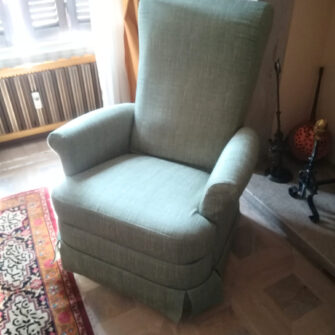 poltrona reclinabile dopo restauro
