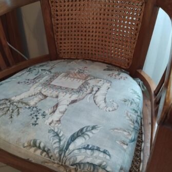 Cuscini su Misura per Poltrona in Legno –