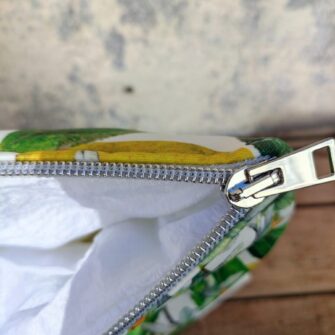 Beauty case Limoni con cerniera decorativa e fodera interna