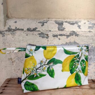 Beauty case impermeabile Limoni in tessuto resinato antimacchia