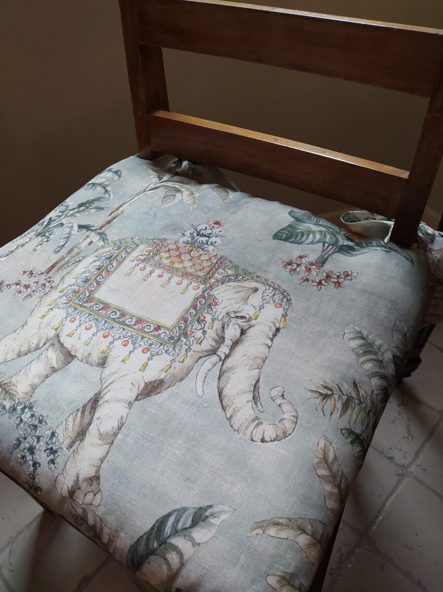 LOCANDA AGLI ANGELI - ELEFANTE BIANCO (35) Cuscino su Misura per Sedia in Legno