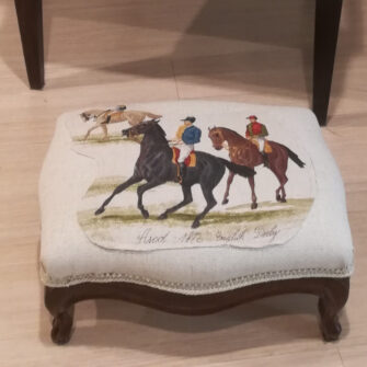 rivestimento sgabello poggiapiedi su misura