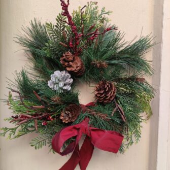 Ghirlanda Verde con Pigne