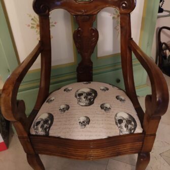 Rivestimento sedia a gondola restaurata