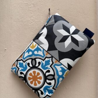 Set coordinato Pochette, Borsa e Beauty Case Maioliche Cementine Impermeabile