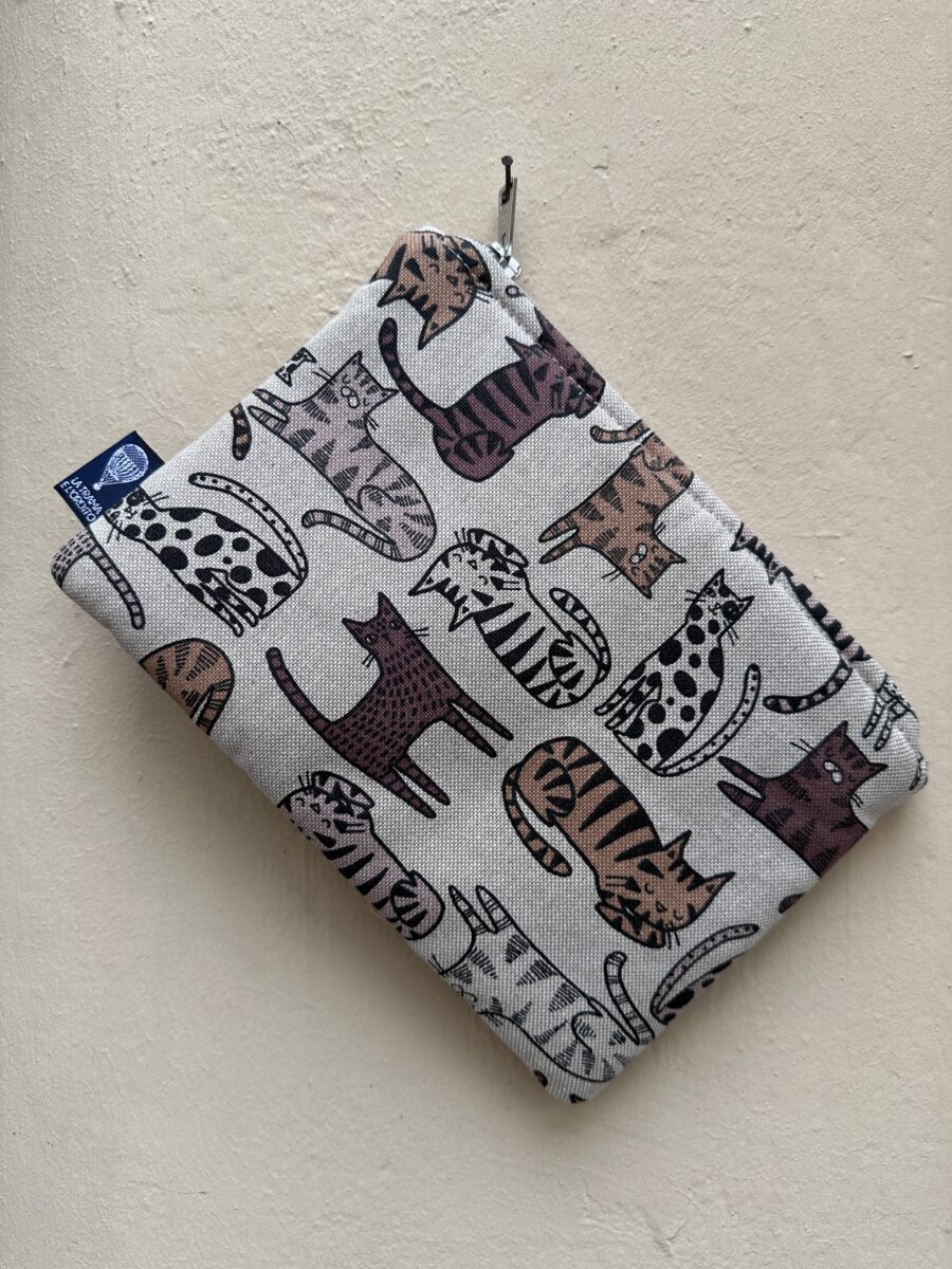 IMG_1086 Pochette Gatti Tigrati in cotone con cerniera decorativa