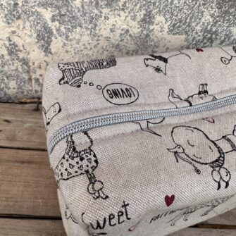 Trousse Cani Love con cerniera decorativa e fodera interna
