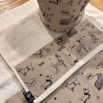 Set Bagno Cani Love con asciugamani e cestino coordinato