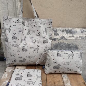 Set tote bag pochette beauty case Cani Love in cotone