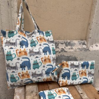 Set coordinato con tote bag, pochette e beauty case Gatti Azzurri