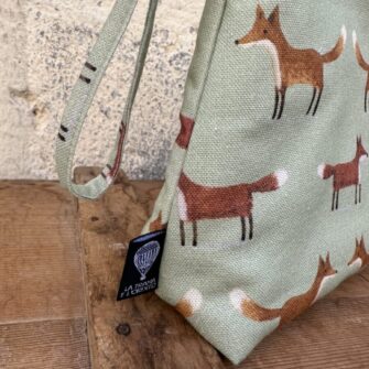 Beauty case Volpi con cerniera decorativa e taschina interna