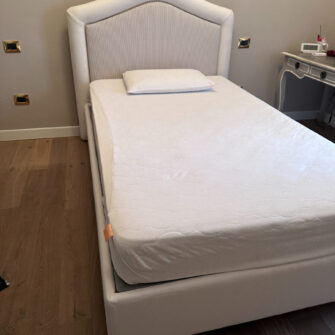 Rivestimento sfoderabile su misura per testata e giroletto – letto francese
