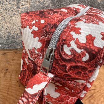 Trousse Coralli Rossi con cerniera decorativa e fodera interna