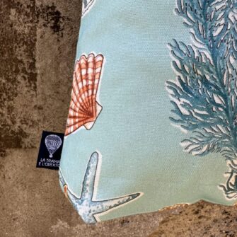 Dettaglio tote bag Corallo Caribe coordinabile con pochette e beauty case