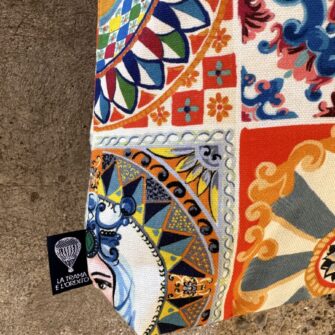 Dettaglio fantasia maioliche siciliane in cotone