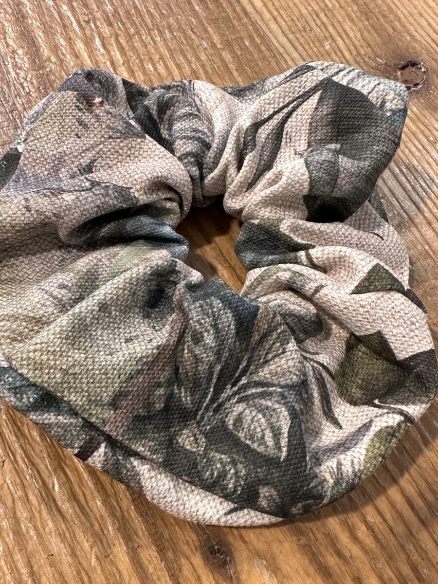 IMG_1841-0 Scrunchie Elefanti Sarabi