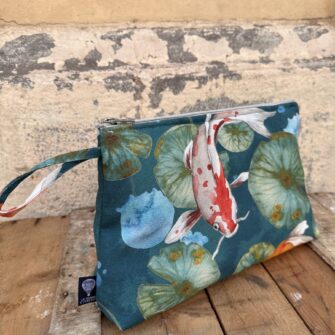 Beauty case in tessuto Carpa Koi in cotone stampato
