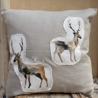 Federa Copricuscino in Lino Grigio con Applicazione Cervi Acquerello