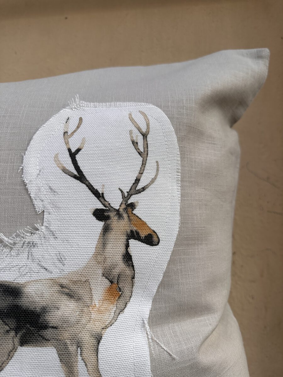 CUSCINO RAMIE+APPLCAZIONE CERVI ACQUERELLO (5)