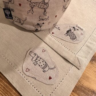 Set Tavola Cani Love con tovagliette americane e cestino coordinato