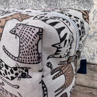 Trousse Gatti Tigrati con cerniera decorativa e fodera interna
