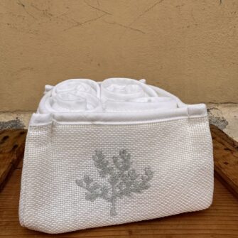 Lavette Bianche con Cestino Ricamato Corallo