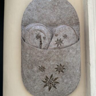 Set Pantofole in Feltro Tortora