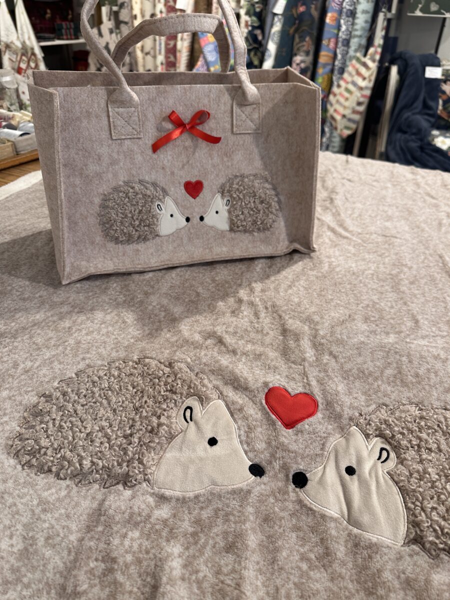 Plaid Ricci in microfibra con borsa in feltro