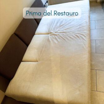 divano con schienali scorrevoli prima del restauro