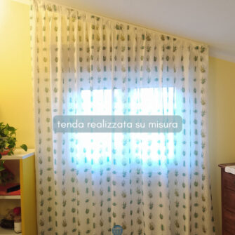 tenda-obliqua-per-finestra-sottotetto-realizzata-su-misura