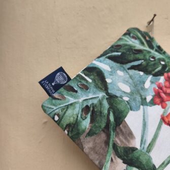 pochette foglie monstera particolare