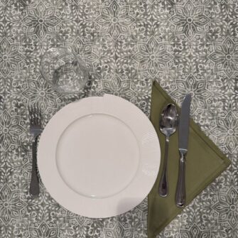 tovaglia antimacchia maioliche verdi per 6-8-10 persone