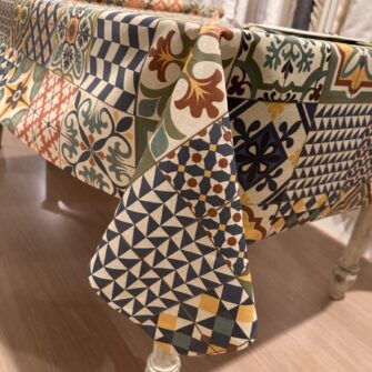 Tovaglia Antimacchia Maioliche (particolare)